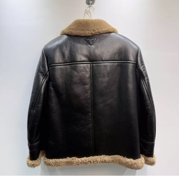 Never worn Prada jacket! So cool for winter. Too big for me. Size 36 - Picture 3 of 8